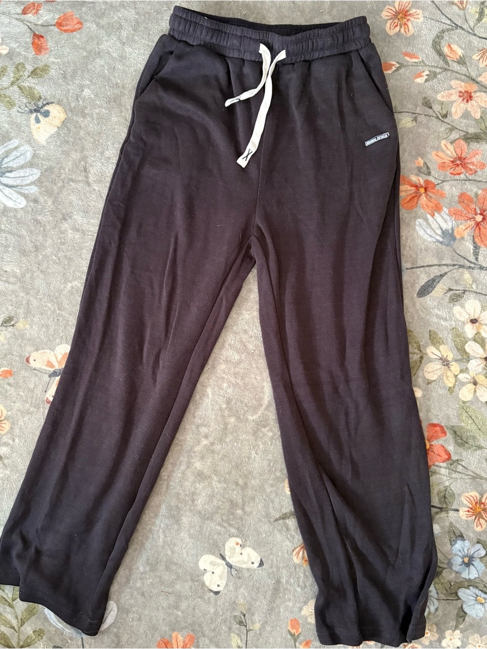 Women's Black Drawstring Joggers with Side Pockets